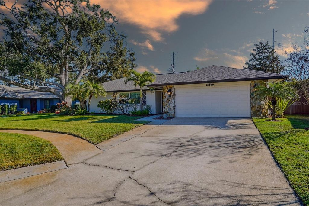Photo of 10099 Linden Place Drive, Seminole, FL 33776 (MLS # TB8471187)