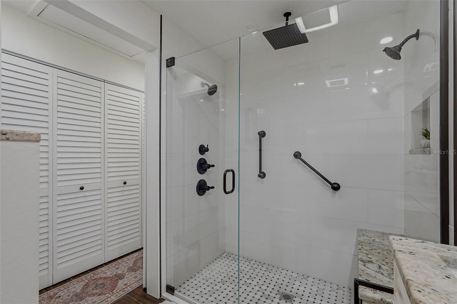 LINDEN PLACE - Residential