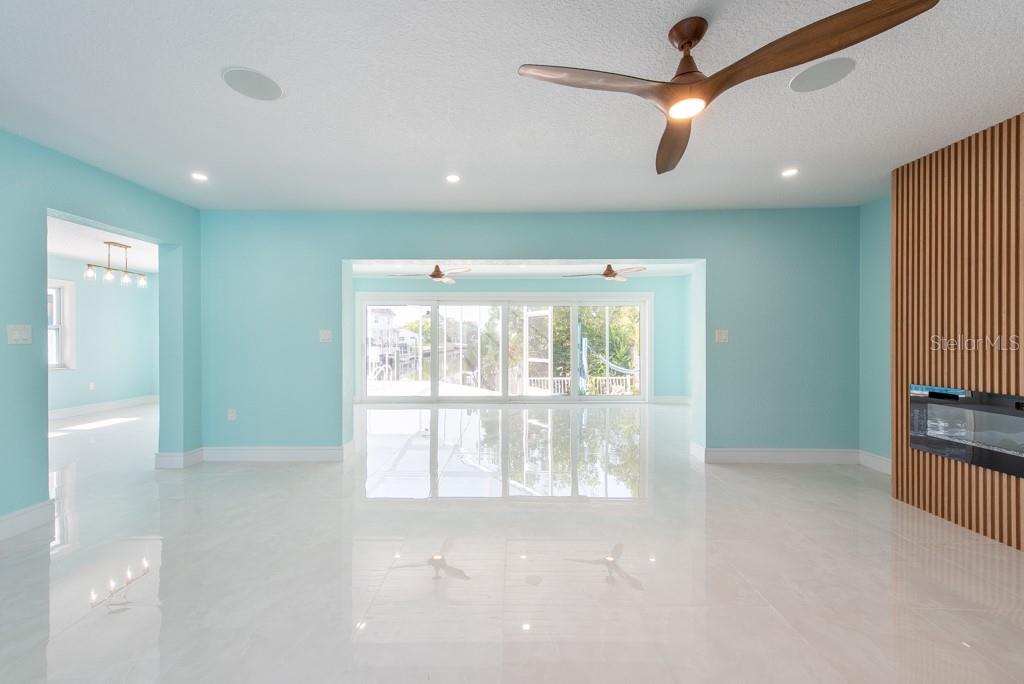 4643 BAY CREST DRIVE