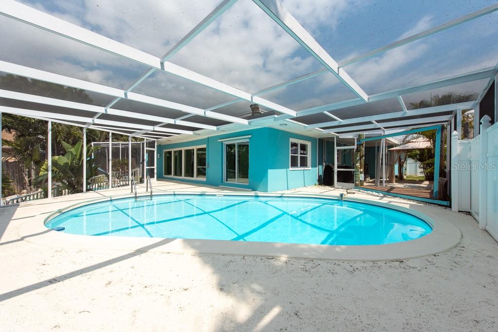 4643 BAY CREST DRIVE