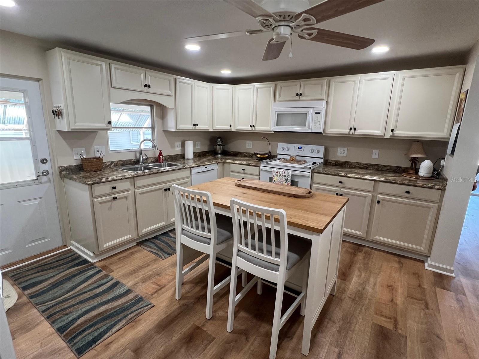 PALM HILL MOBILE HOME PARK UNREC - Residential