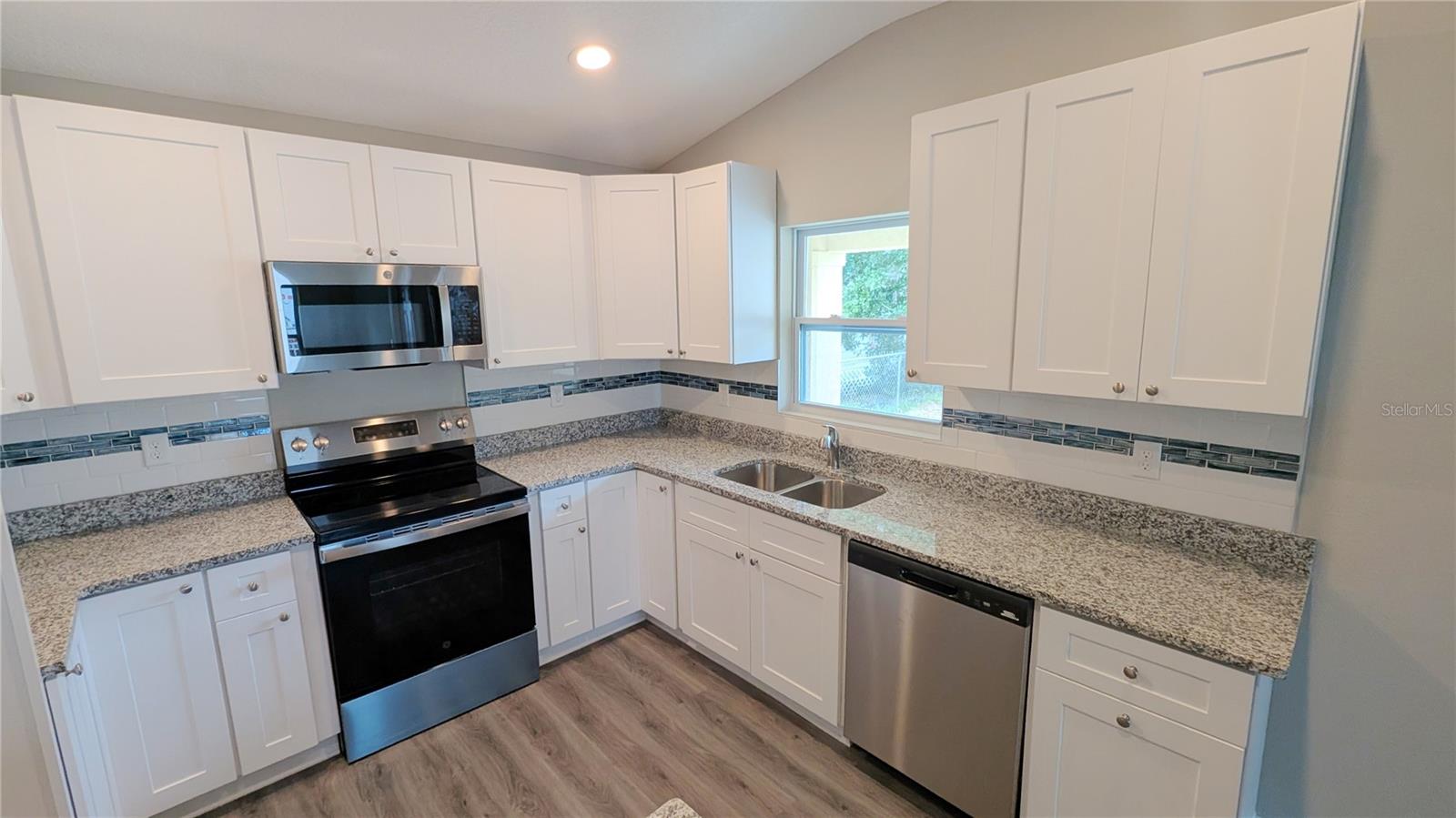 1513 W 16TH STREET
