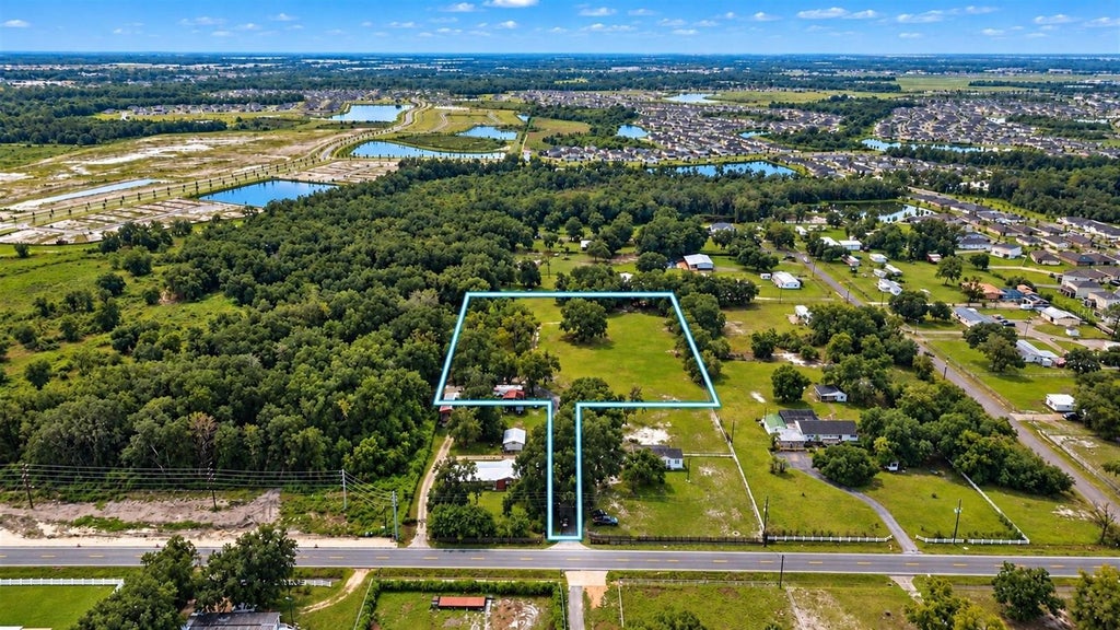 Photo of Lakeland, FL 33811 (MLS # L4965536)