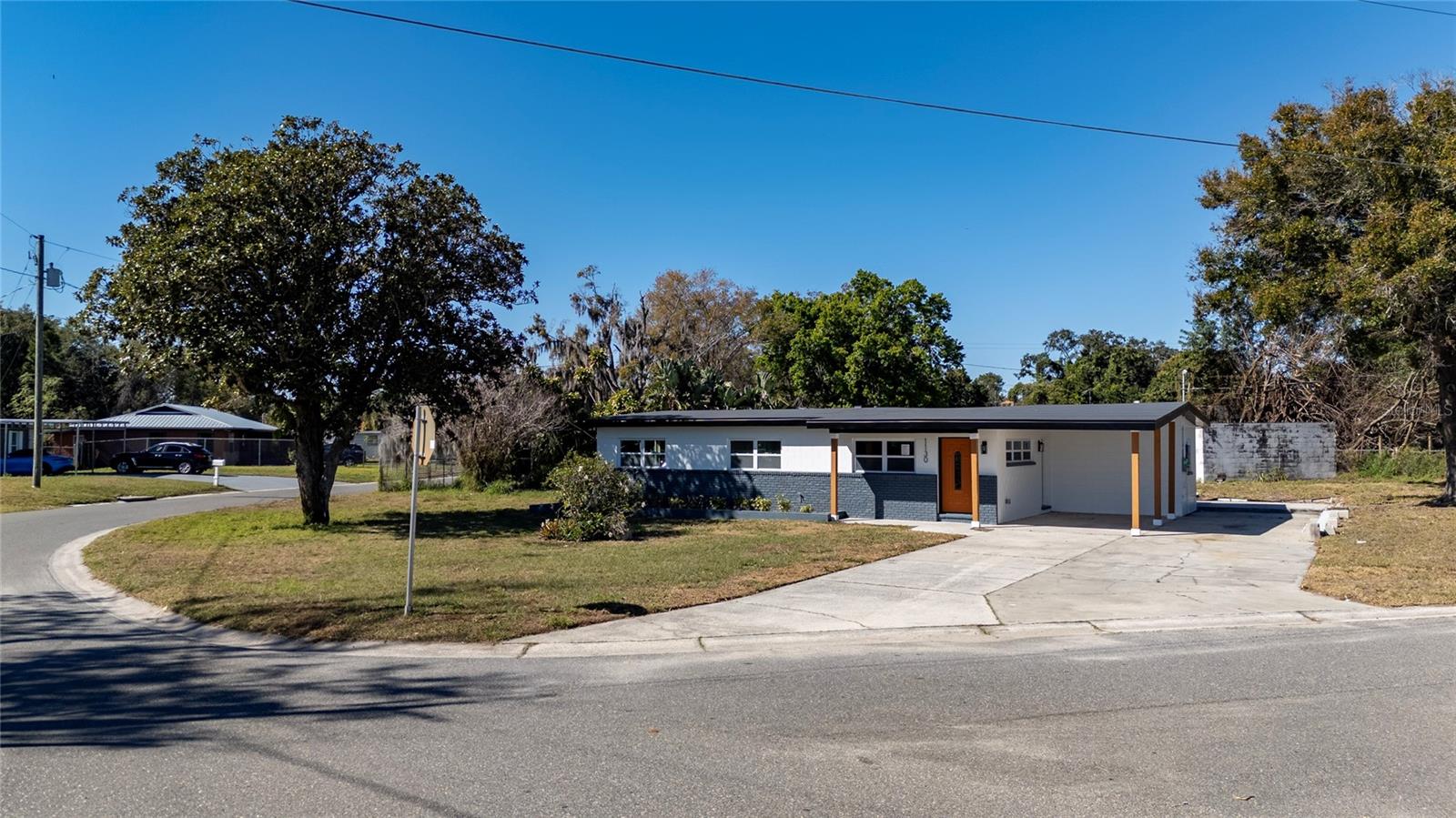 1130 CAREFREE COVE DRIVE