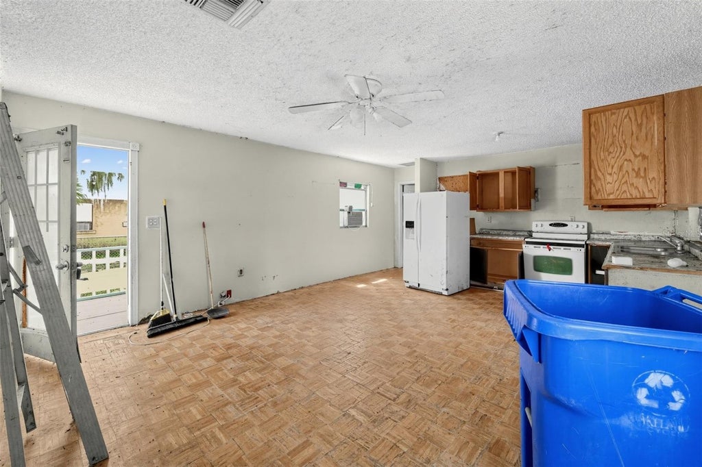 Photo of 1048 N Missouri Avenue, Lakeland, FL 33805 (MLS # GC543740)