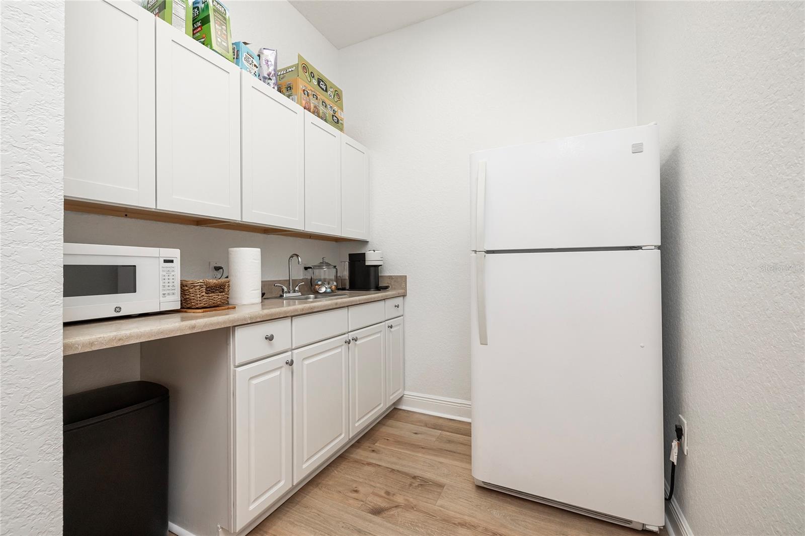 HARBOR OAKS OFFICE PARK CONDO - Residential Income