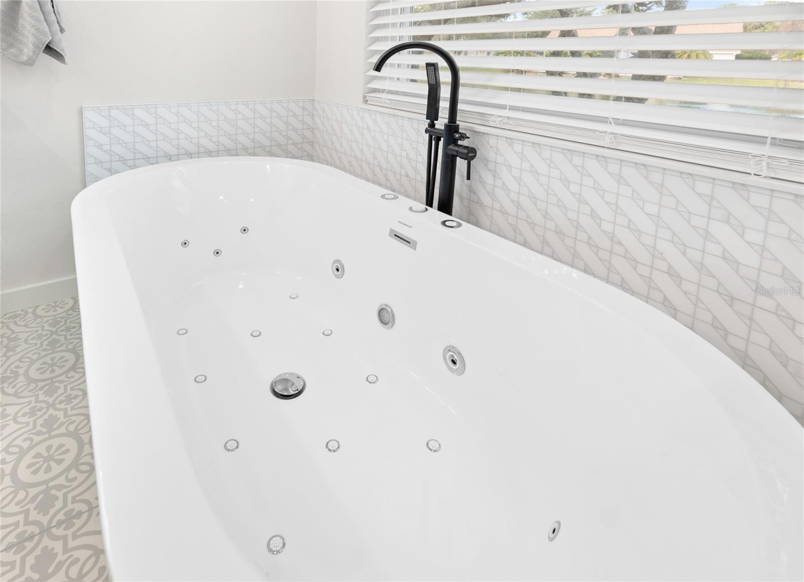 LINKSIDE GRAND HAVEN - Residential