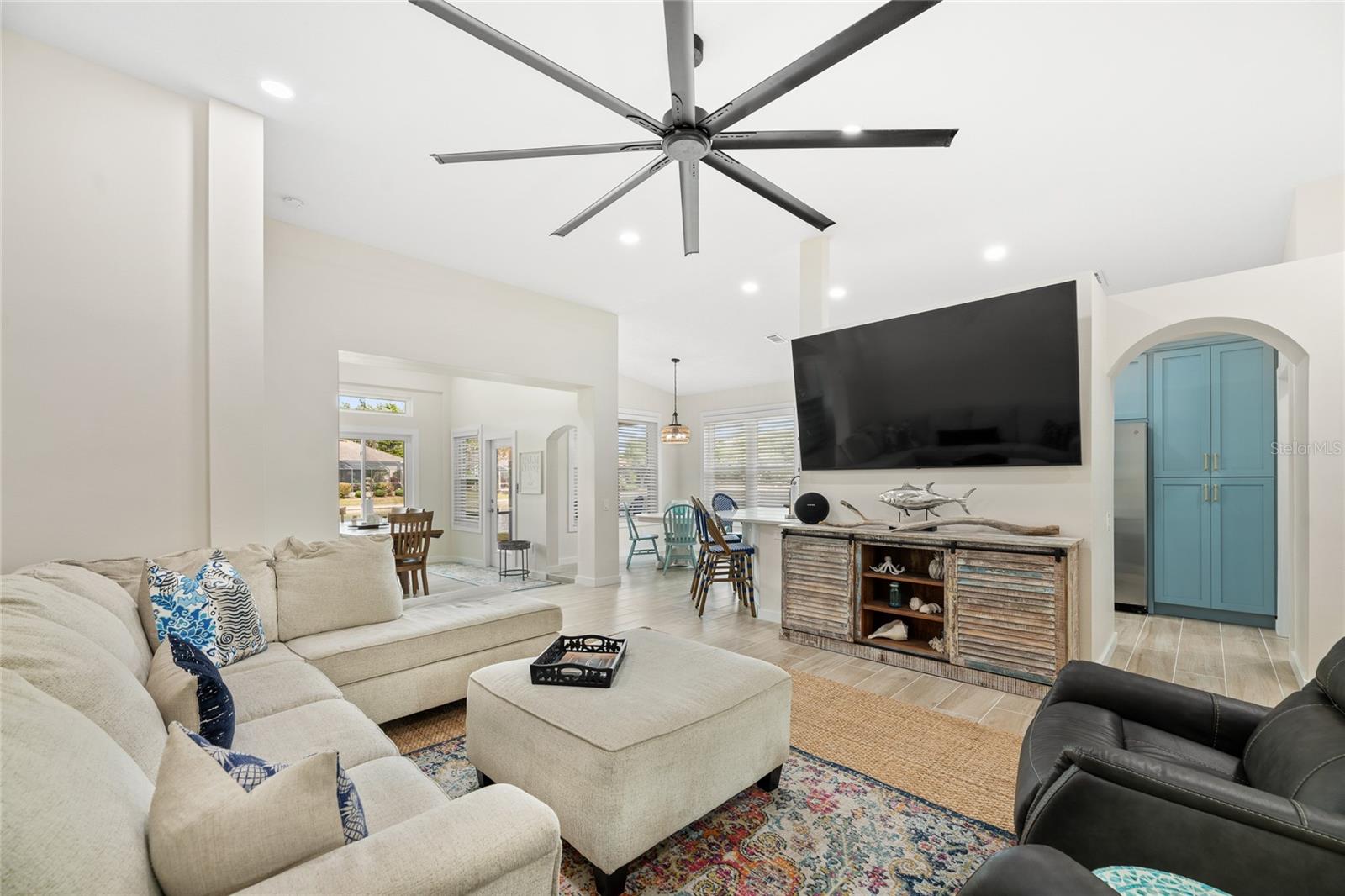 LINKSIDE GRAND HAVEN - Residential