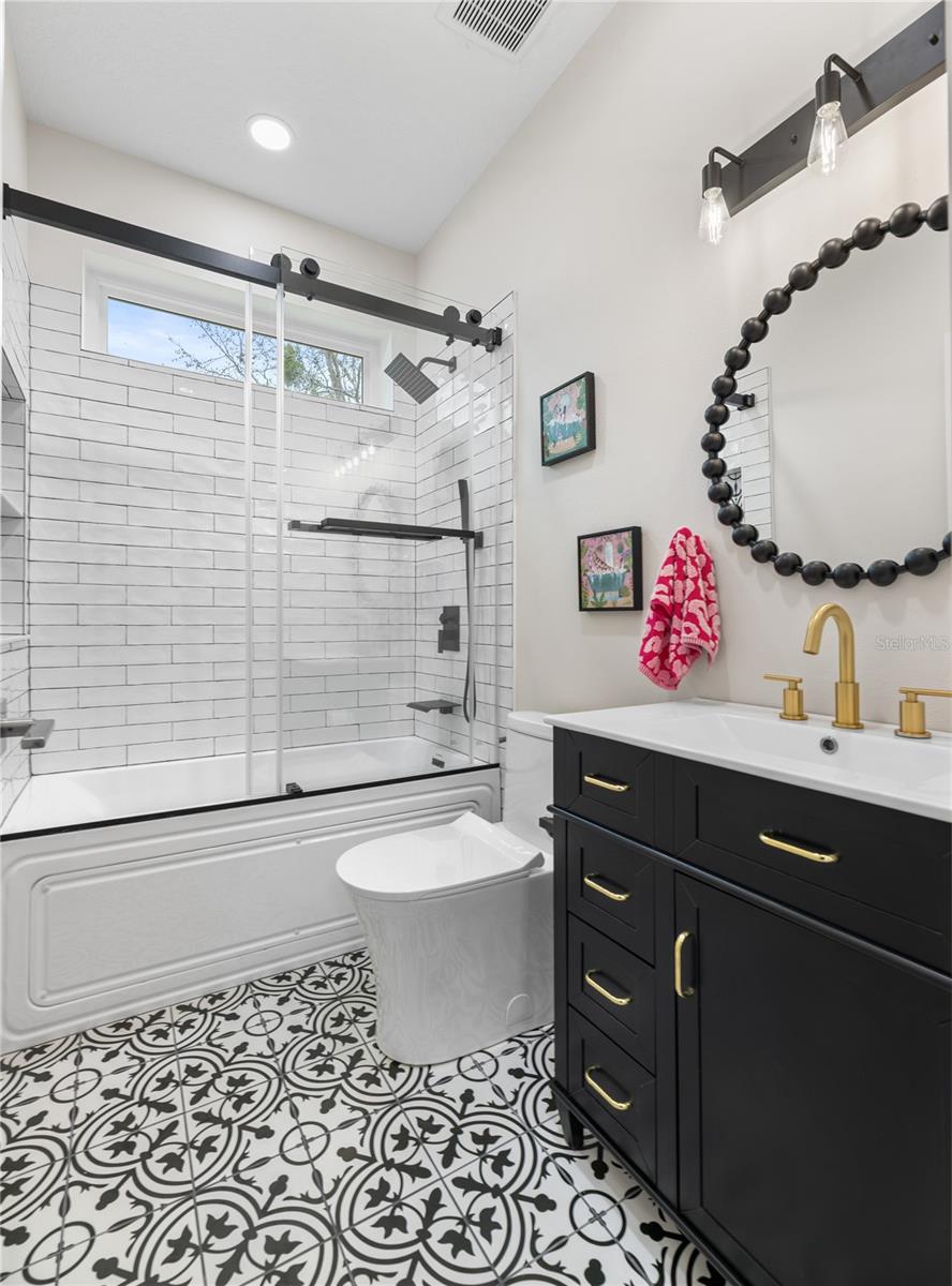 LINKSIDE GRAND HAVEN - Residential