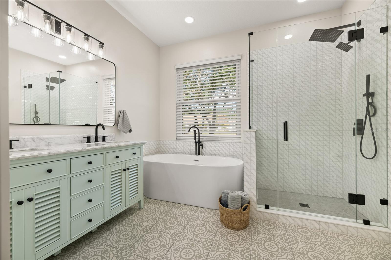 LINKSIDE GRAND HAVEN - Residential