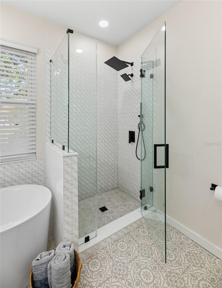 LINKSIDE GRAND HAVEN - Residential