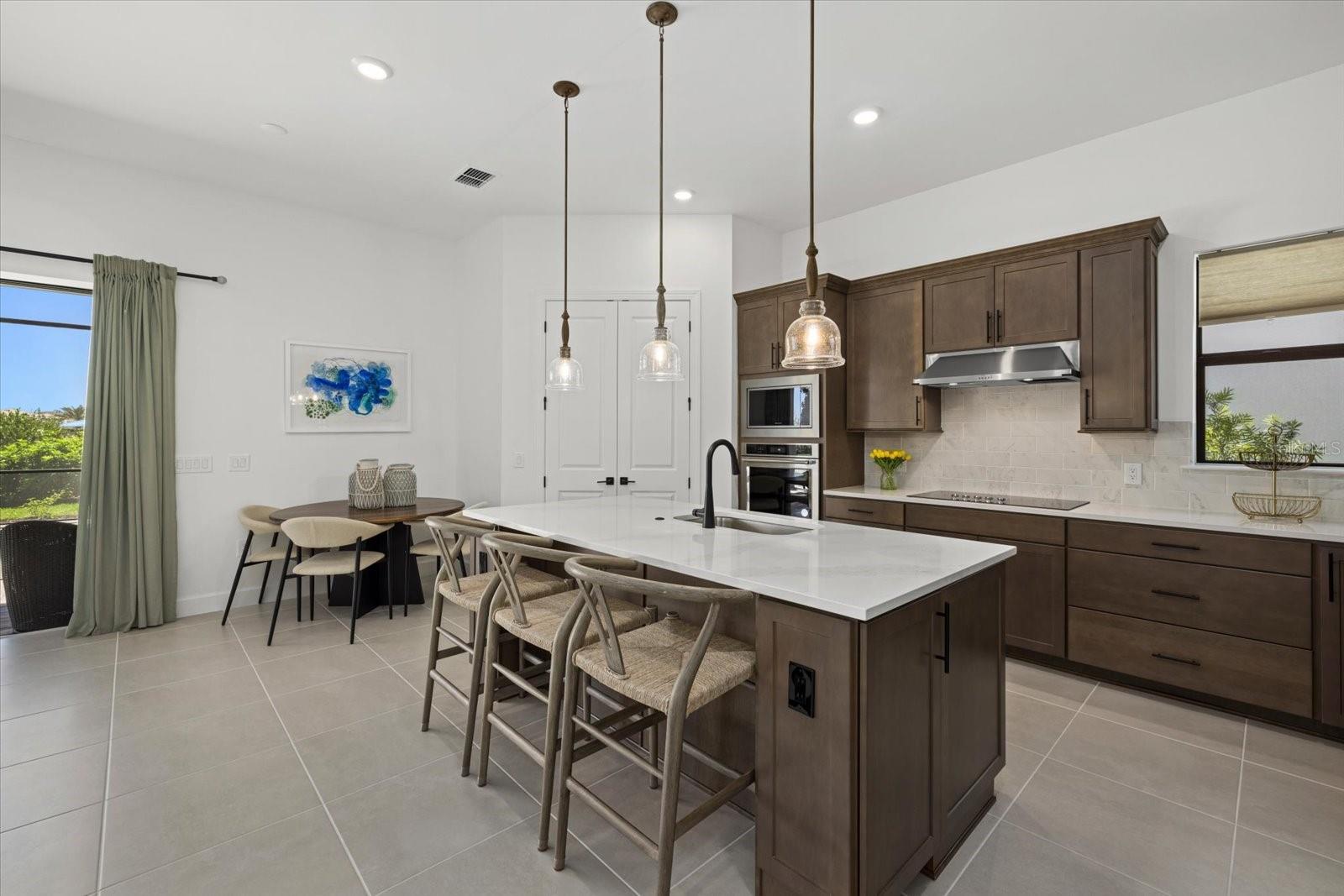 16211 HIDDEN OAK LOOP