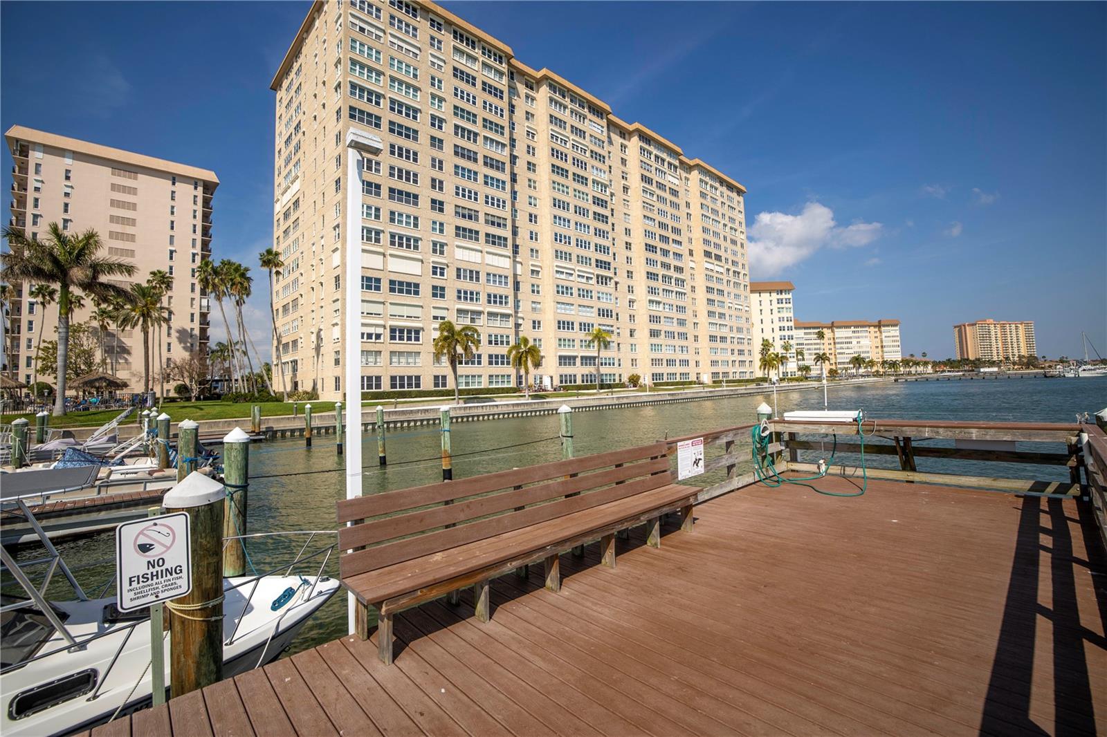 BAYWAY ISLES POINT BRITTANY FIVE - Residential