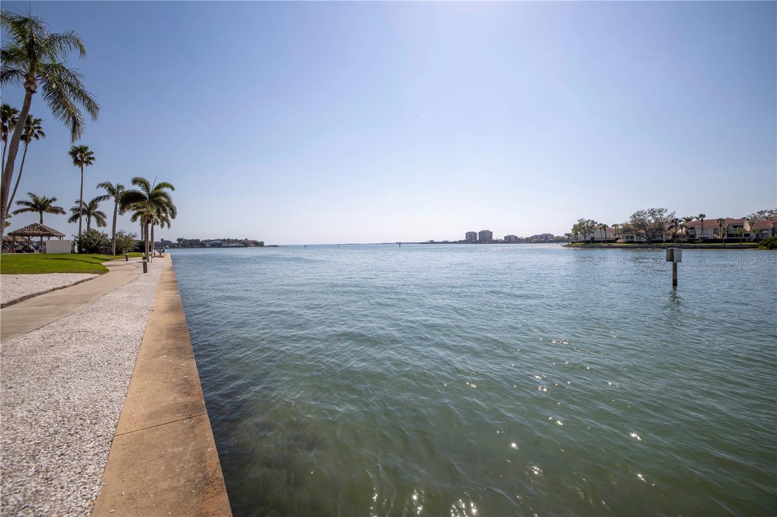 BAYWAY ISLES POINT BRITTANY FIVE - Residential