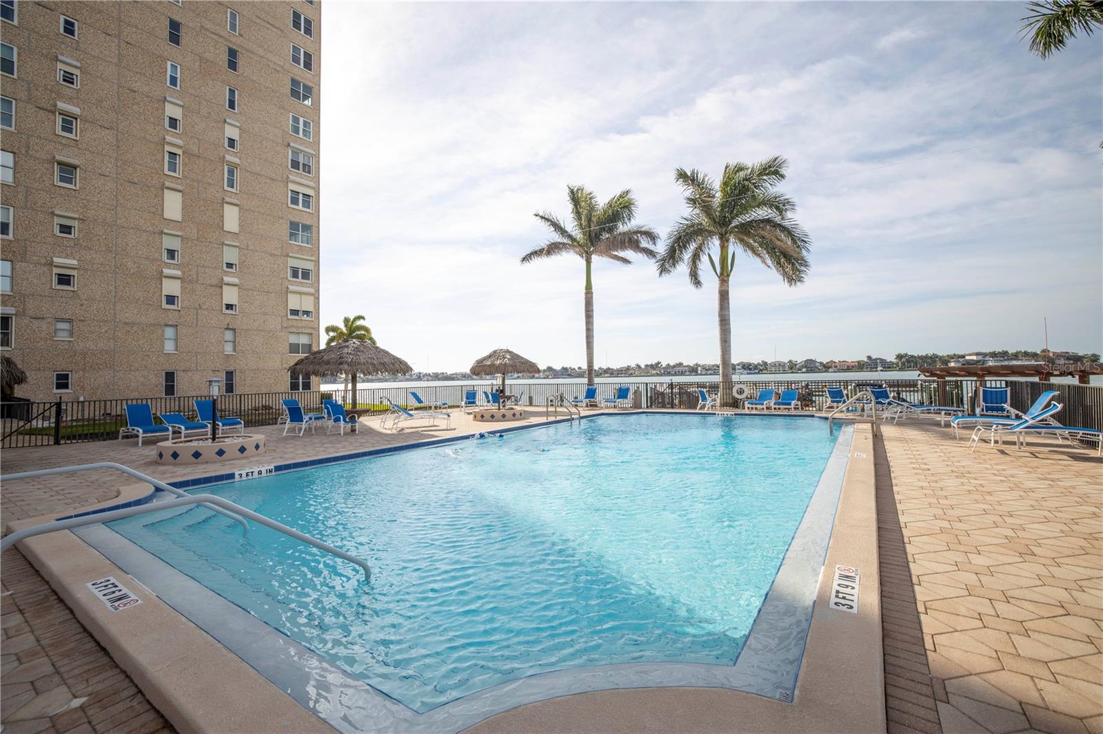 BAYWAY ISLES POINT BRITTANY FIVE - Residential