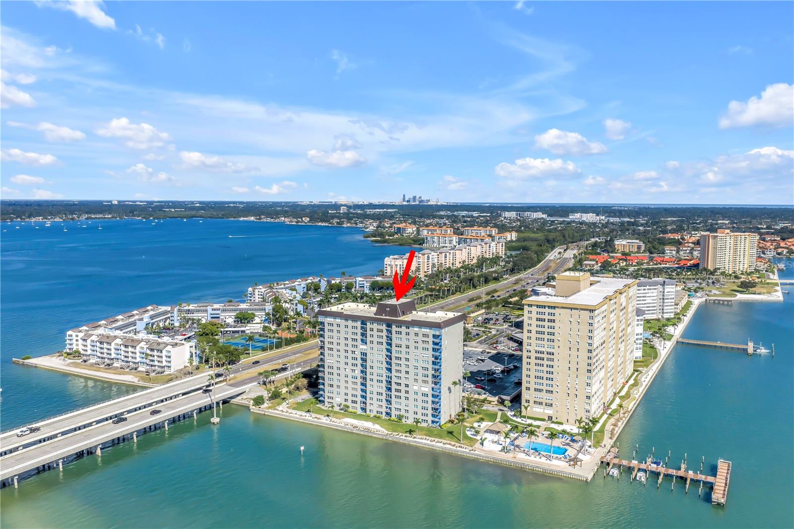 BAYWAY ISLES POINT BRITTANY FIVE - Residential