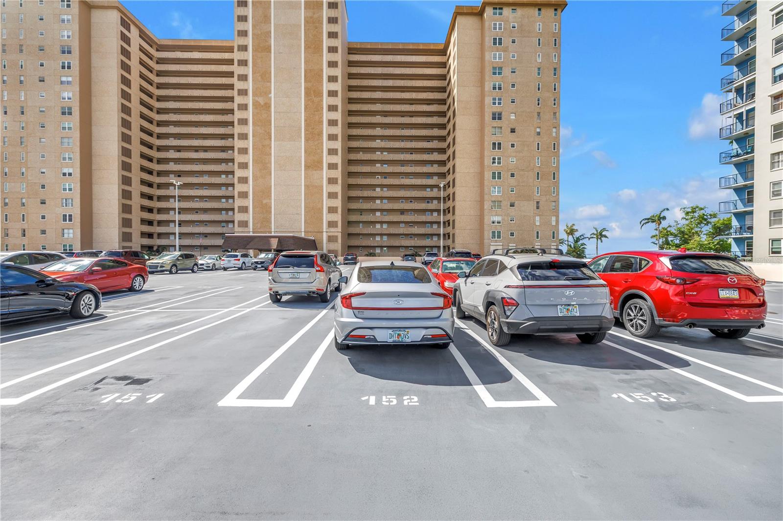 BAYWAY ISLES POINT BRITTANY FIVE - Residential