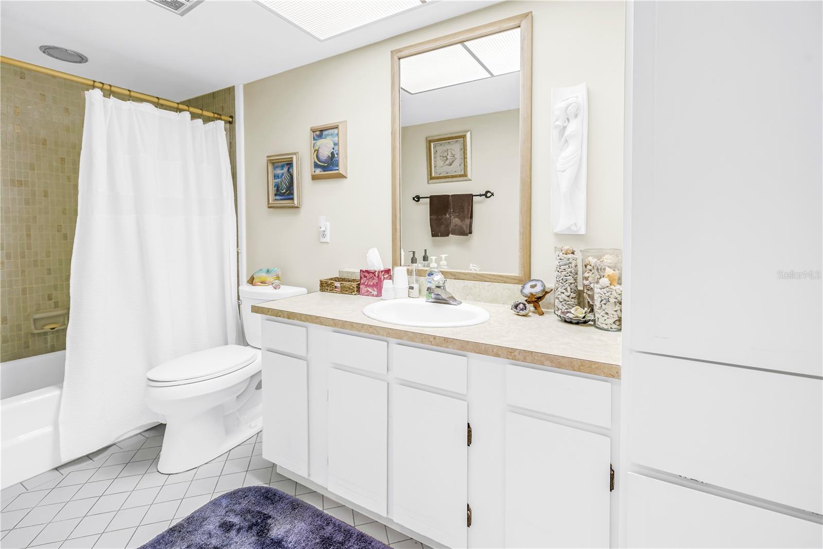 BAYWAY ISLES POINT BRITTANY FIVE - Residential