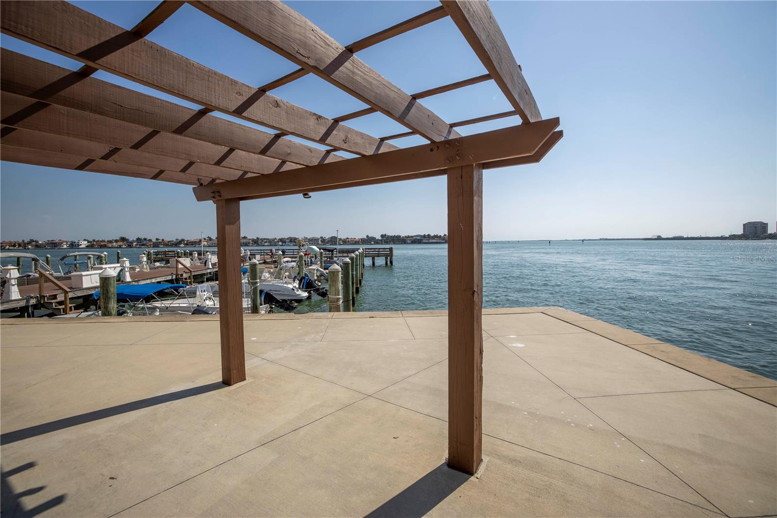 BAYWAY ISLES POINT BRITTANY FIVE - Residential