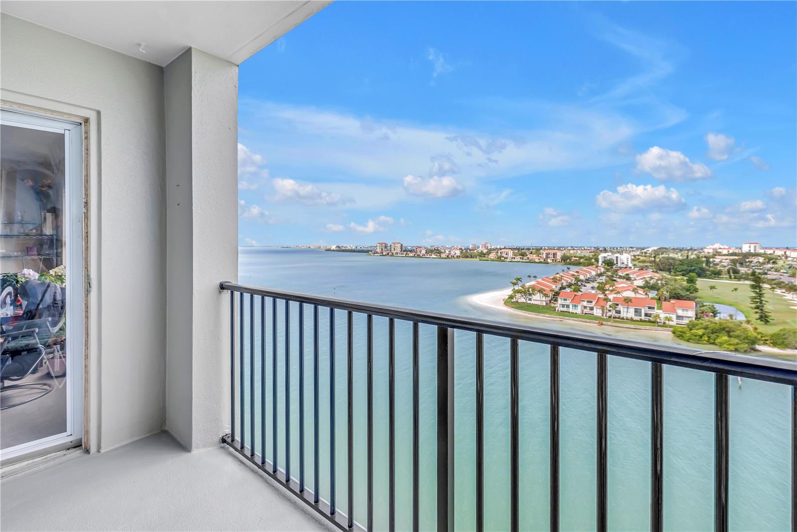 BAYWAY ISLES POINT BRITTANY FIVE - Residential