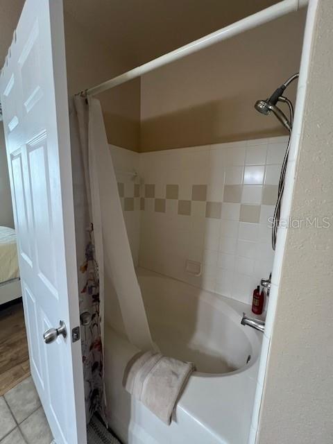 ADMIRALS WALK - Residential Lease