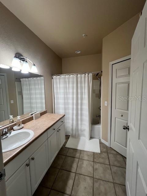 ADMIRALS WALK - Residential Lease