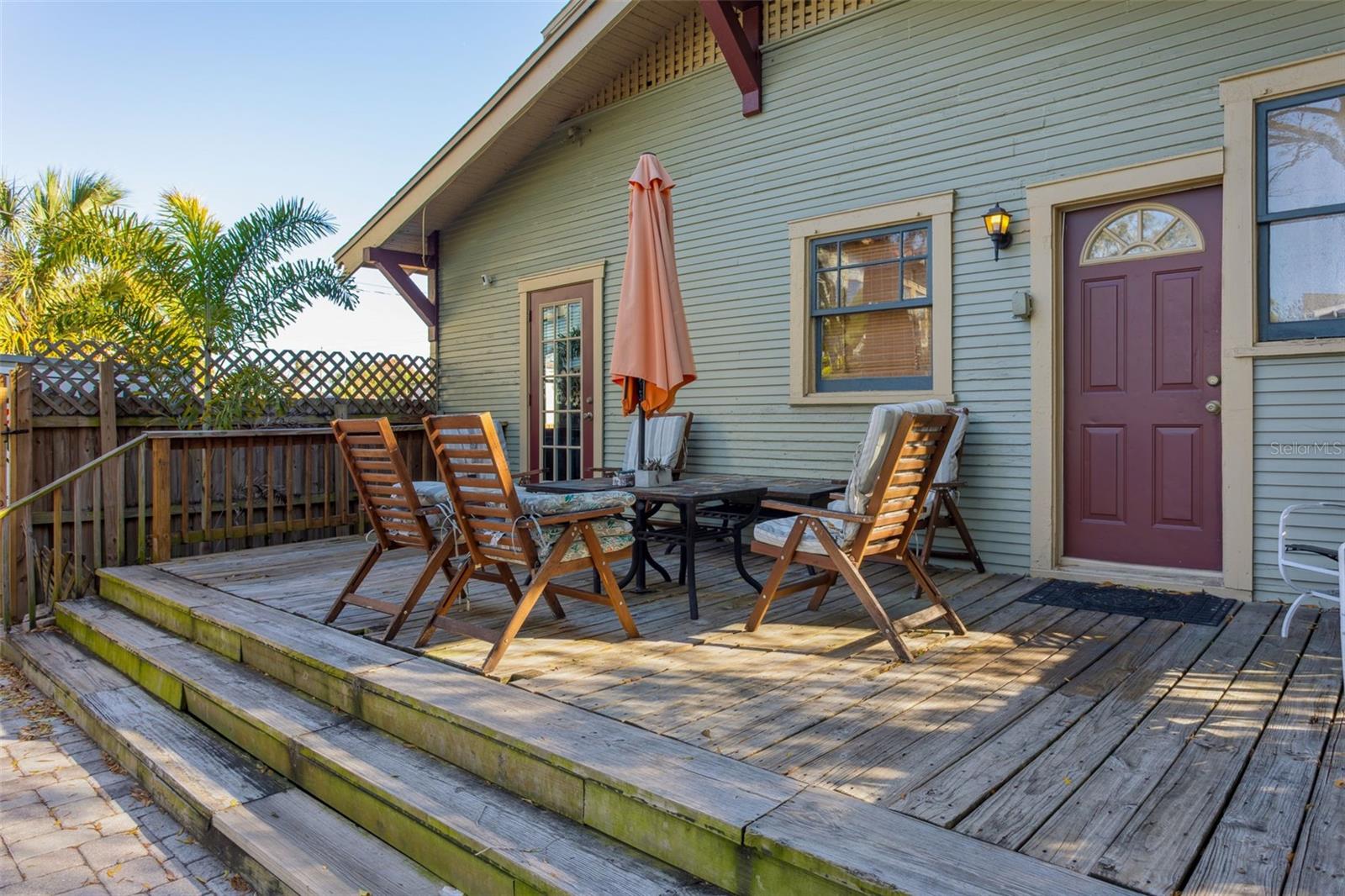 1018 E COLUMBUS DRIVE