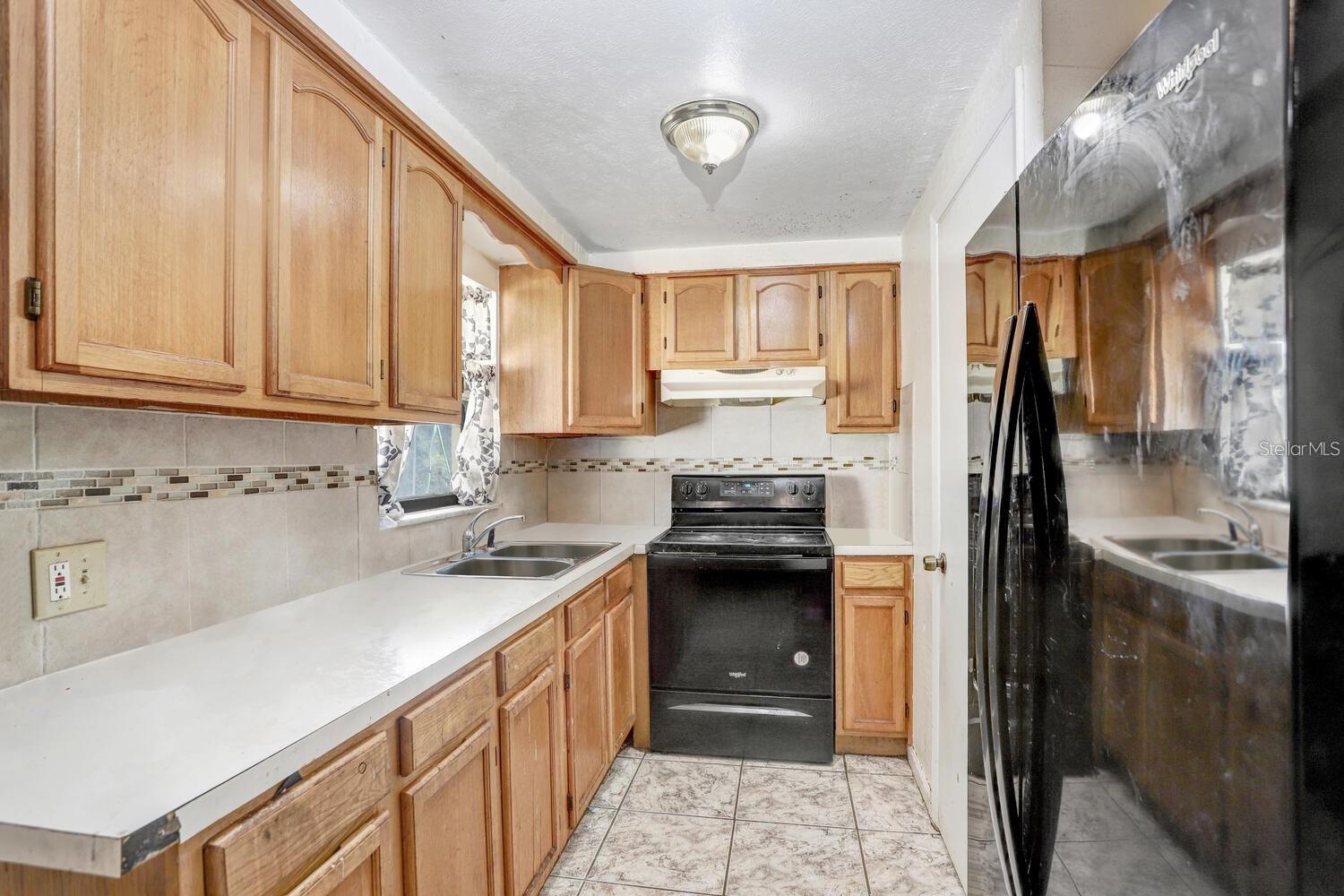 4833 ASHLAND DRIVE