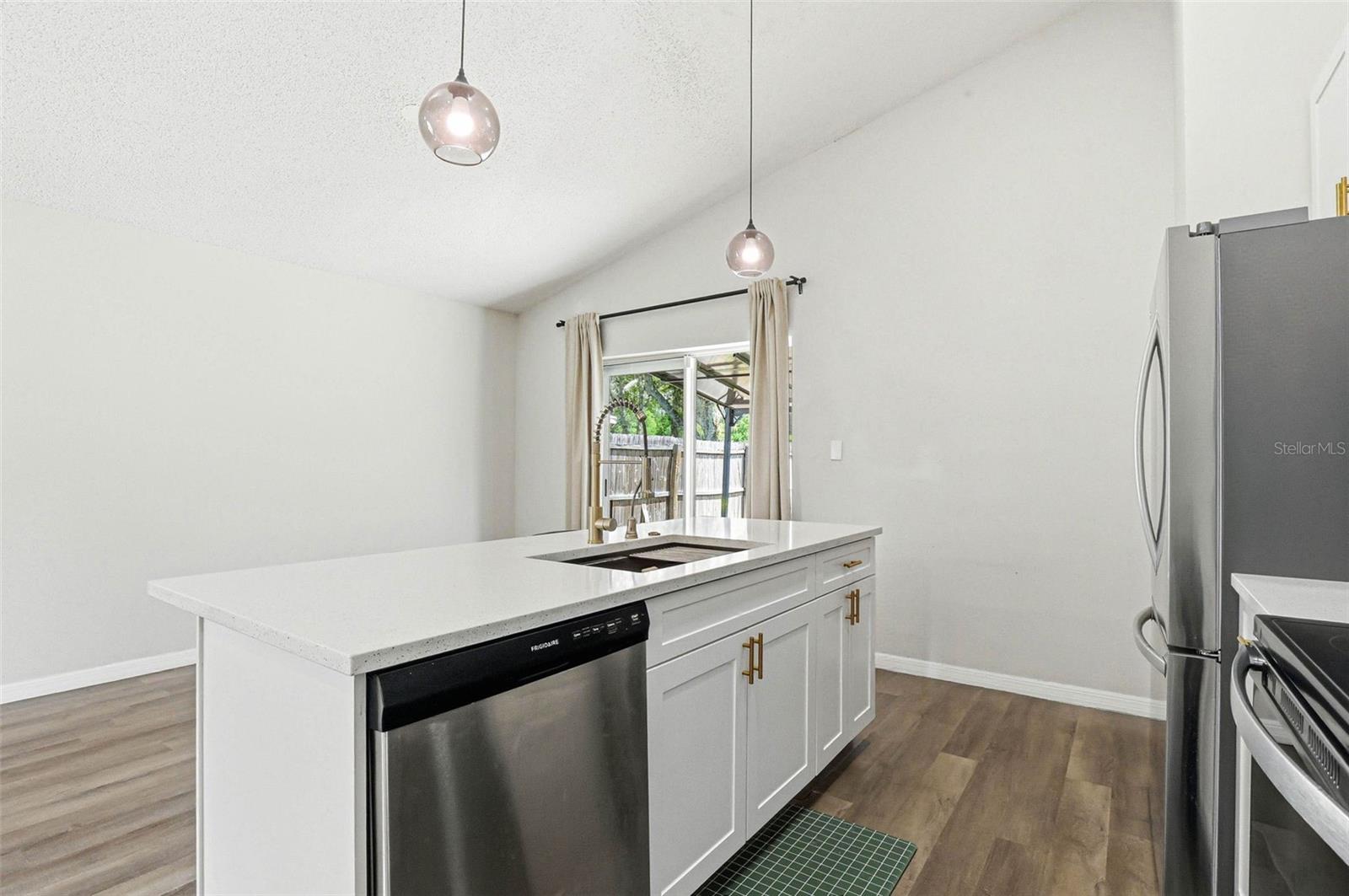 PINE RIDGE - Residential