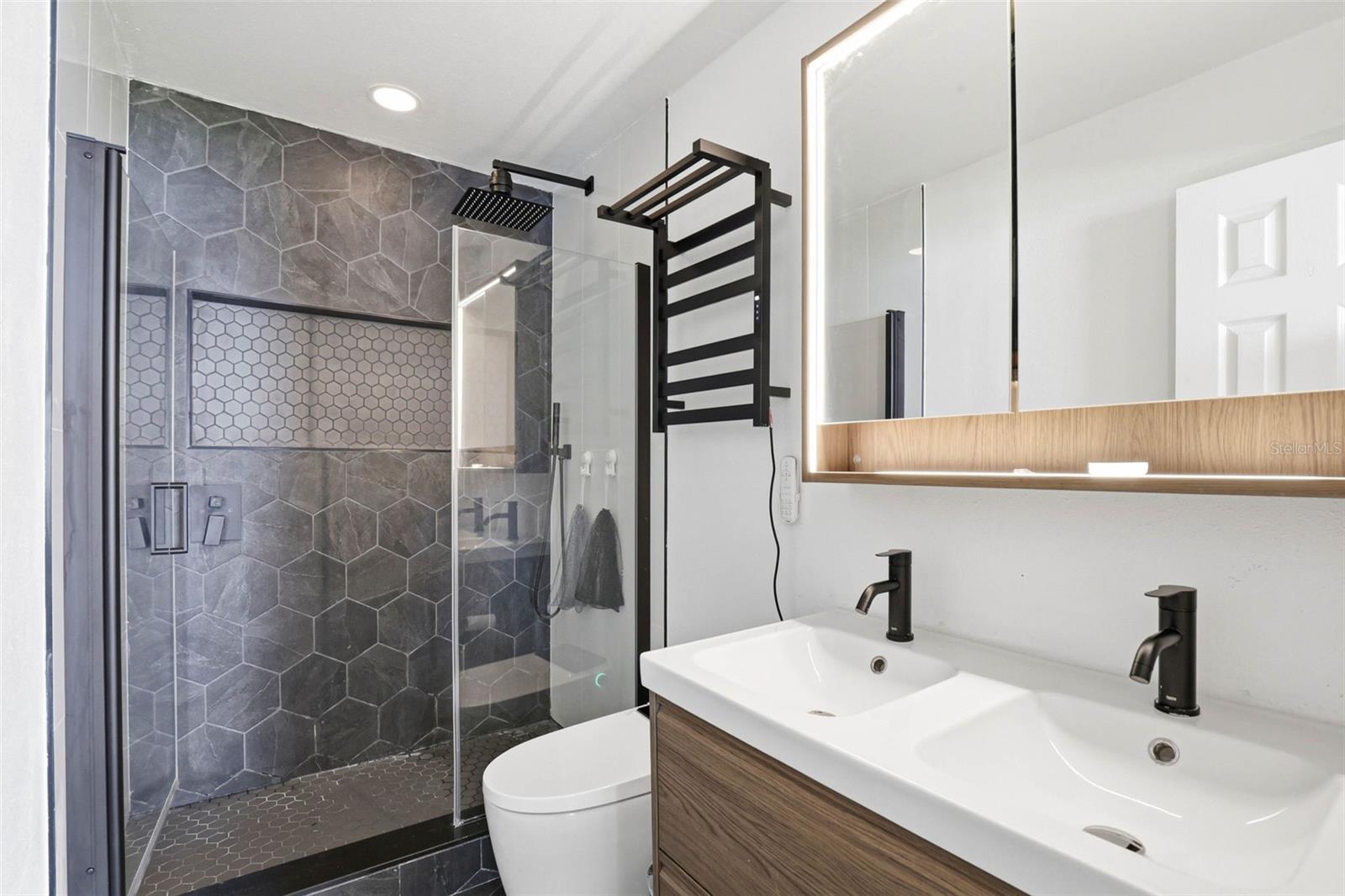 PINE RIDGE - Residential