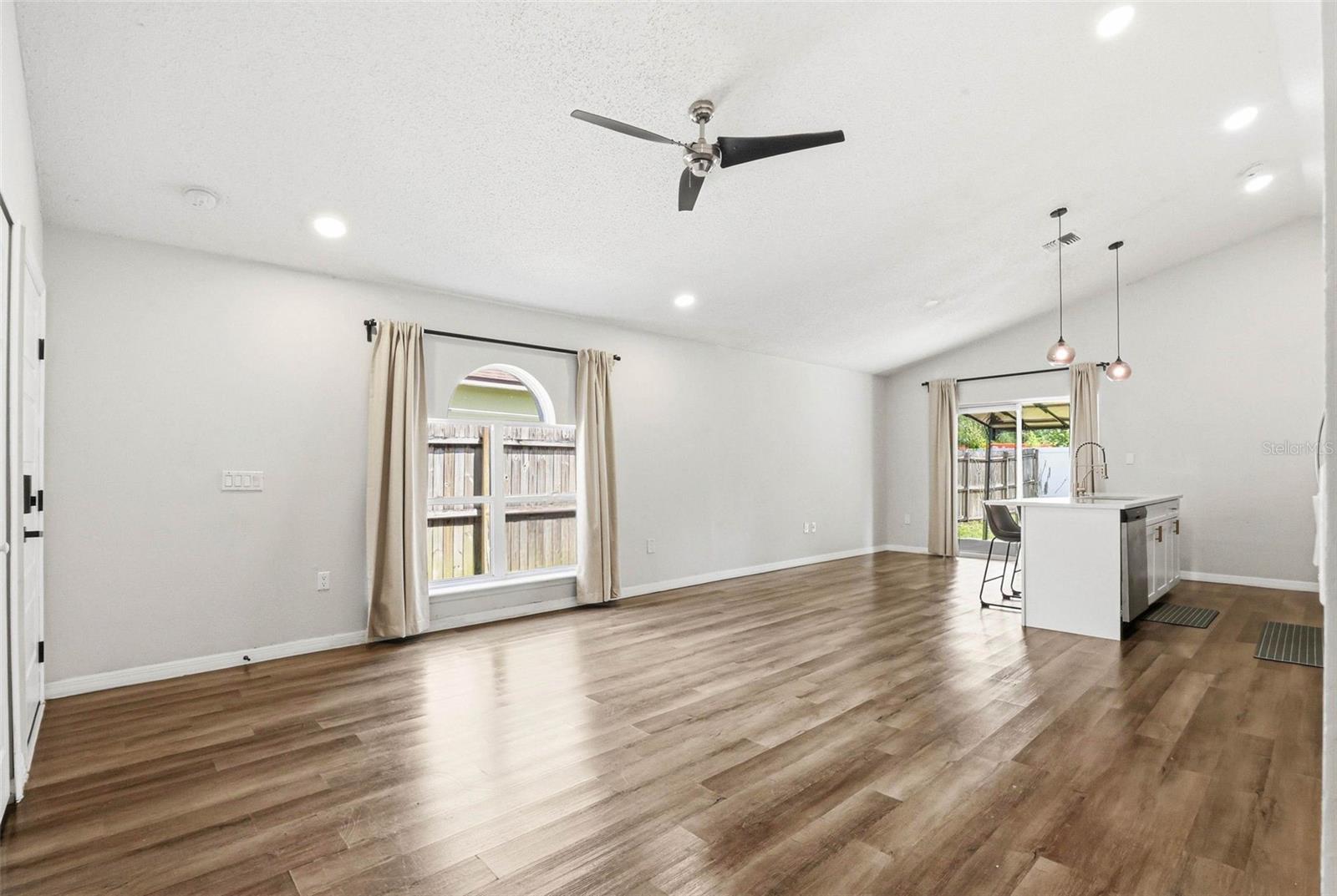 PINE RIDGE - Residential