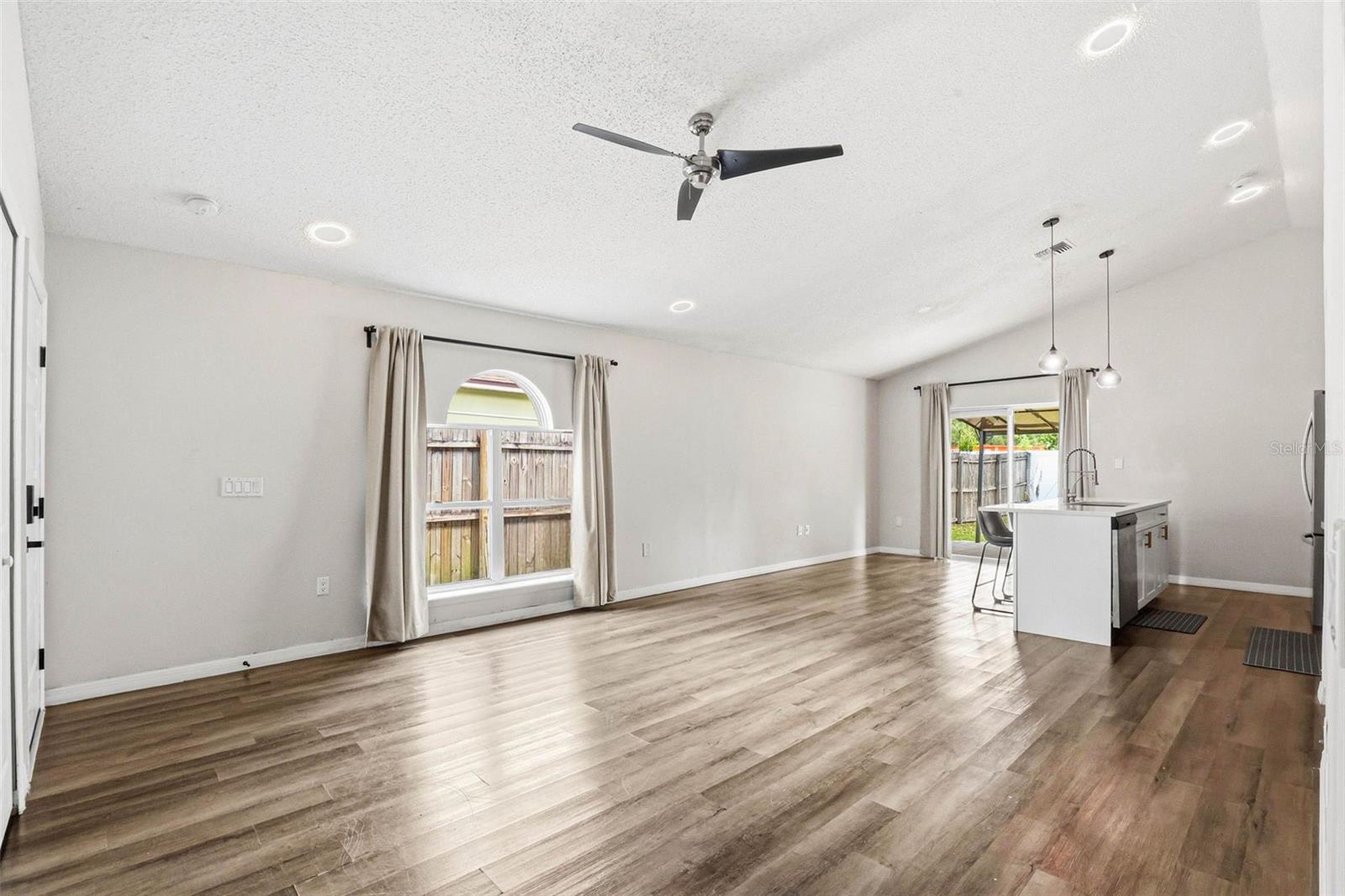 PINE RIDGE - Residential