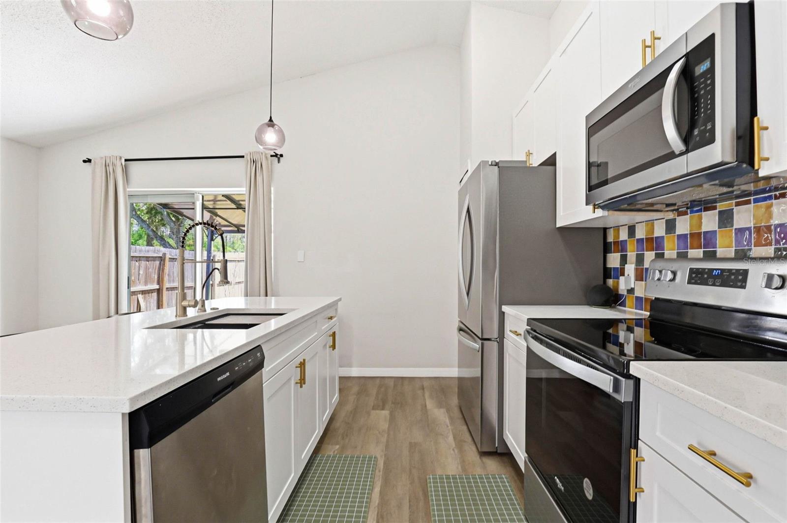 PINE RIDGE - Residential