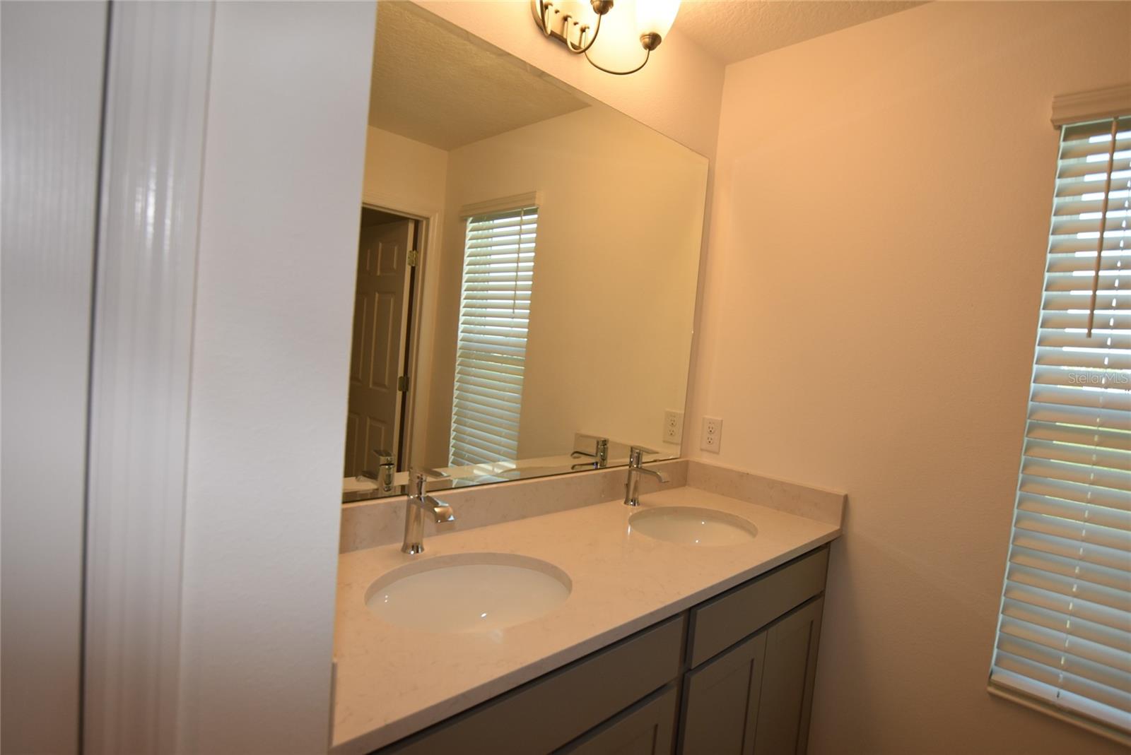 TRINITY LAKES PHASE 4 - Residential Lease