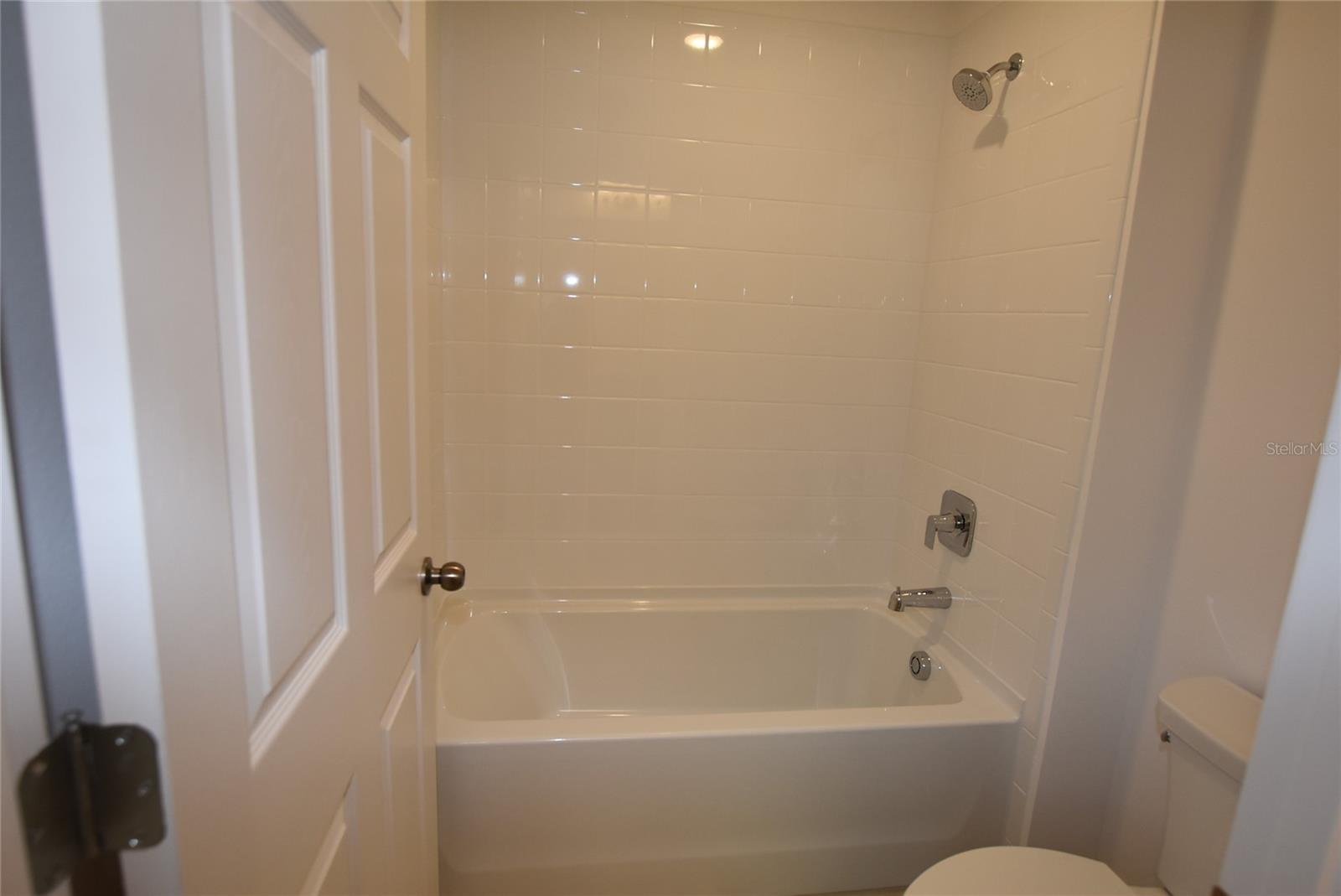 TRINITY LAKES PHASE 4 - Residential Lease