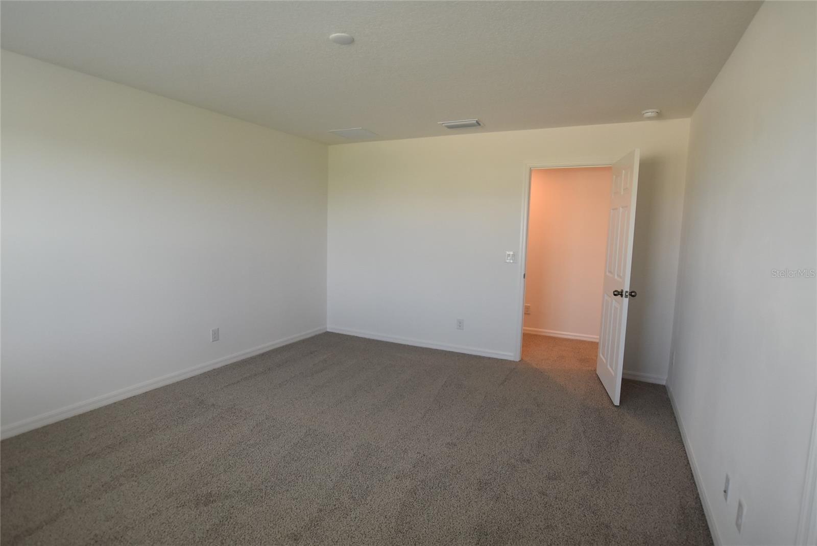 TRINITY LAKES PHASE 4 - Residential Lease