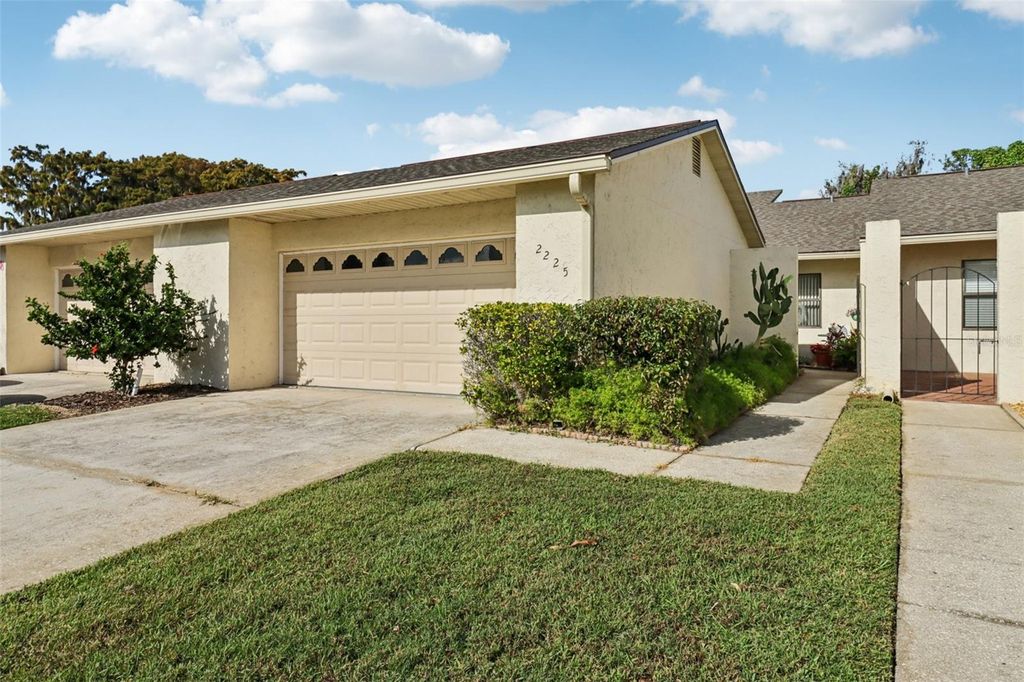 Photo of 2225 Cypress Court #2C, Tavares, FL 32778 (MLS # G5103295)