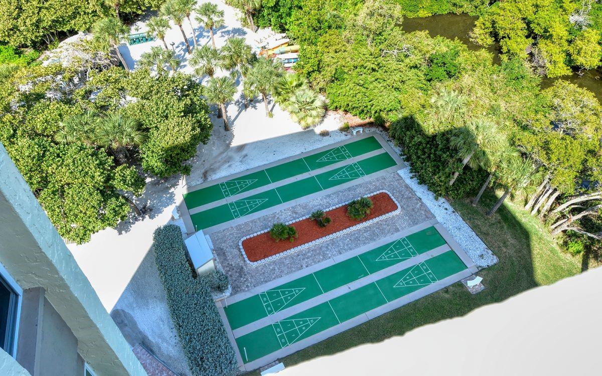 WHISPERING SANDS - Residential