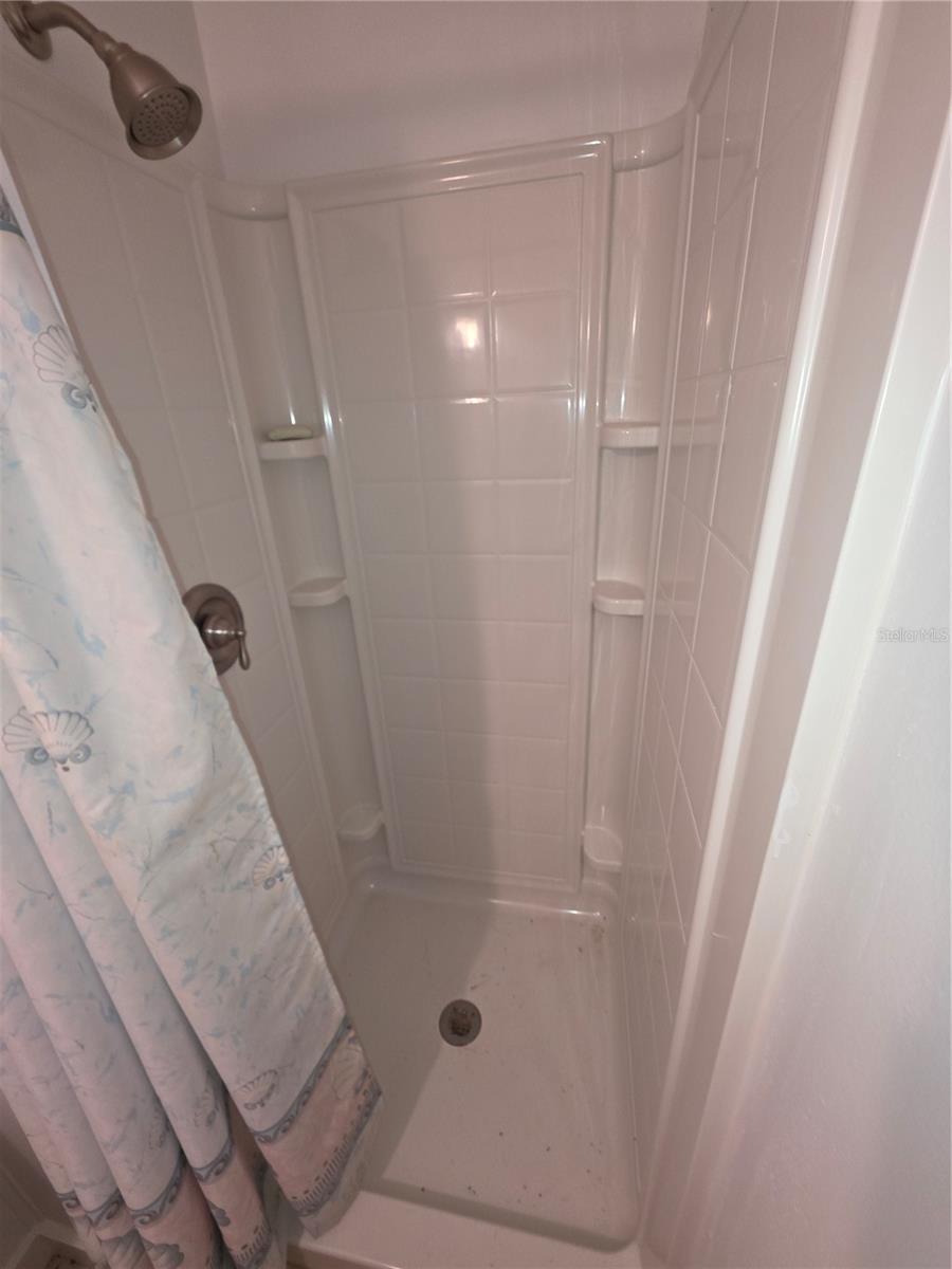 SW1/4 OF SW1/4 LESS S347 FT THEREOF - Residential