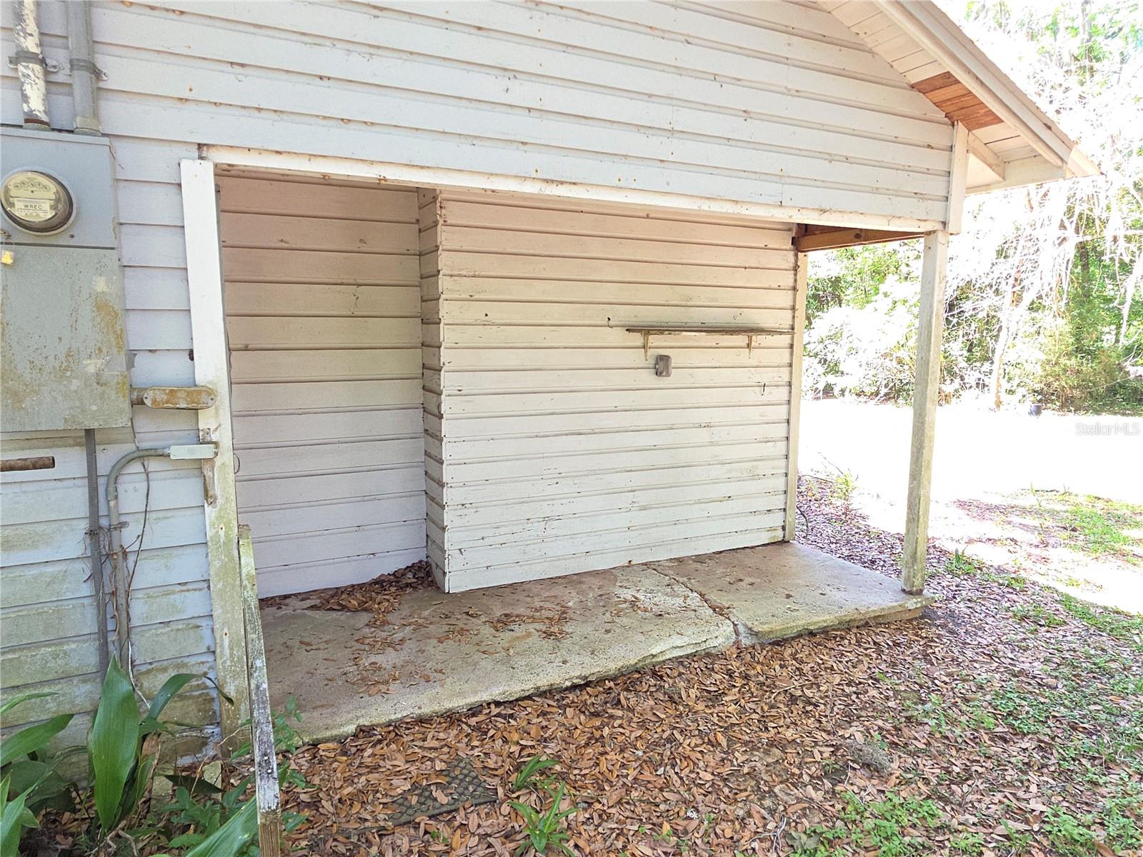 SW1/4 OF SW1/4 LESS S347 FT THEREOF - Residential