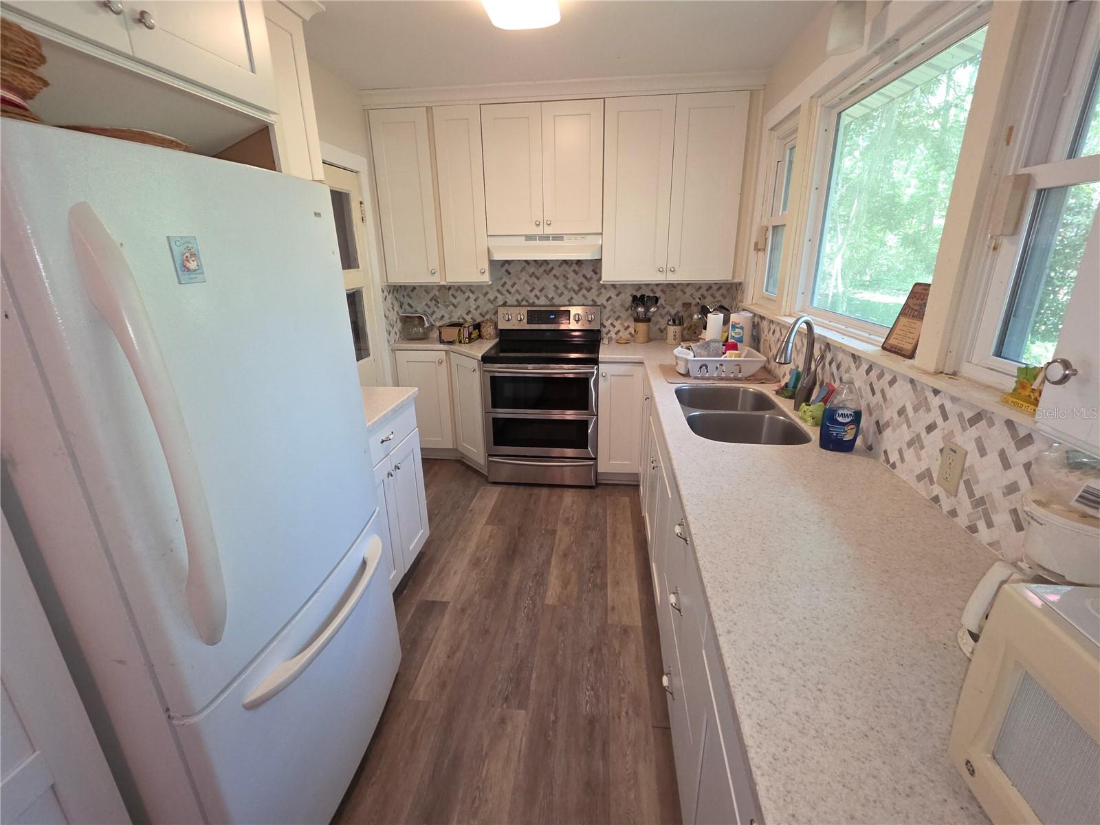 SW1/4 OF SW1/4 LESS S347 FT THEREOF - Residential