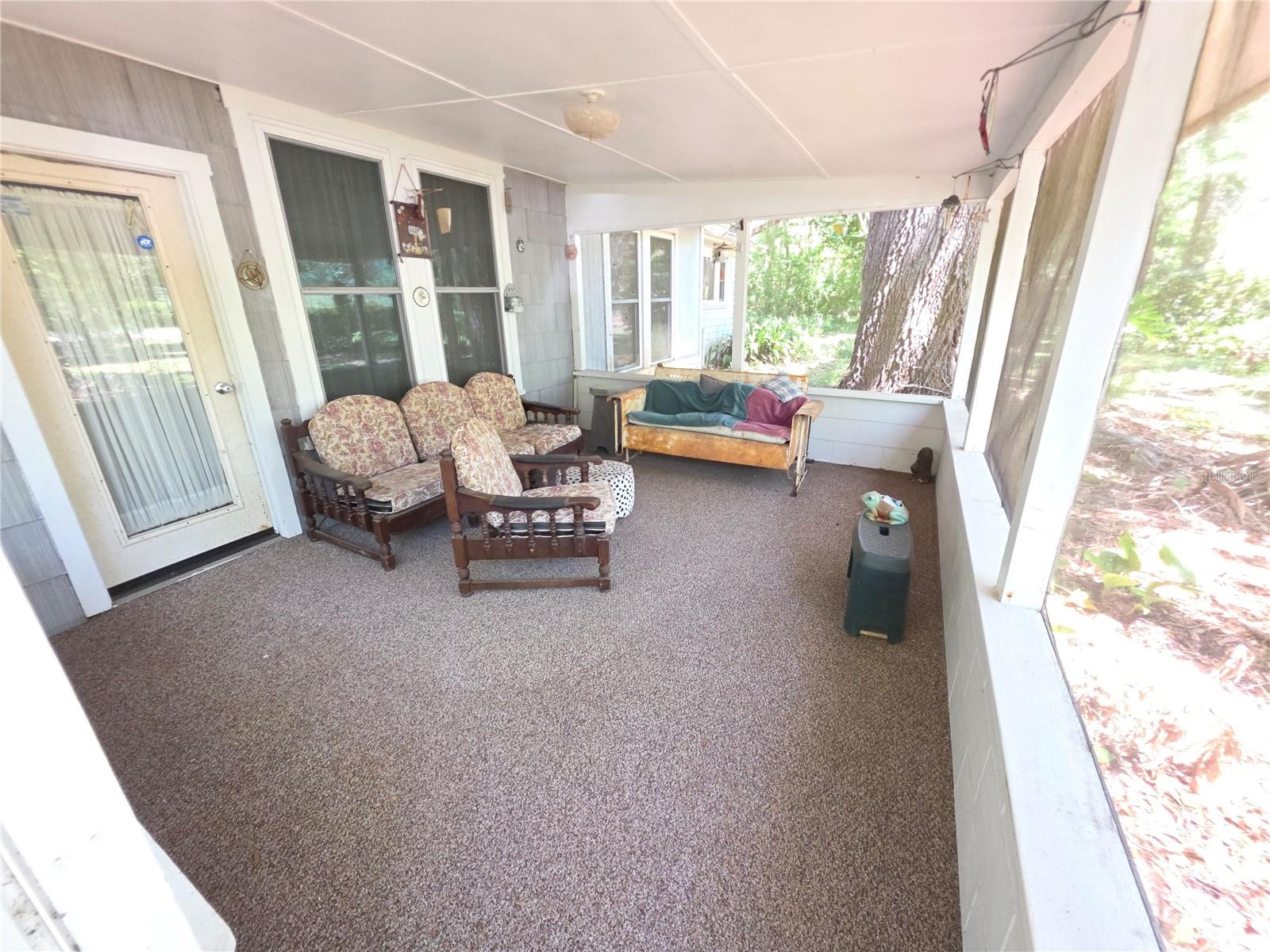 SW1/4 OF SW1/4 LESS S347 FT THEREOF - Residential