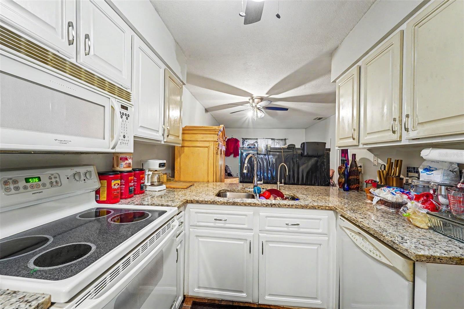 12435 KNOLLBROOK LANE