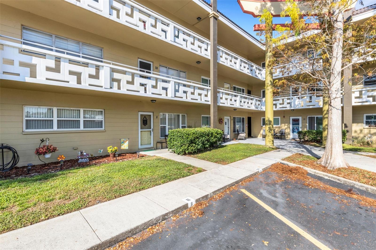 ON TOP OF THE WORLD - Residential