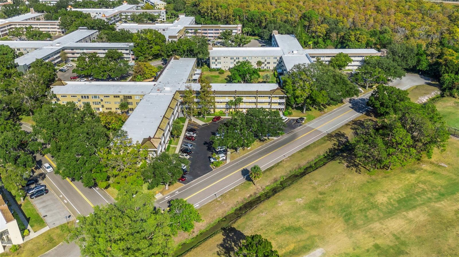 ON TOP OF THE WORLD - Residential