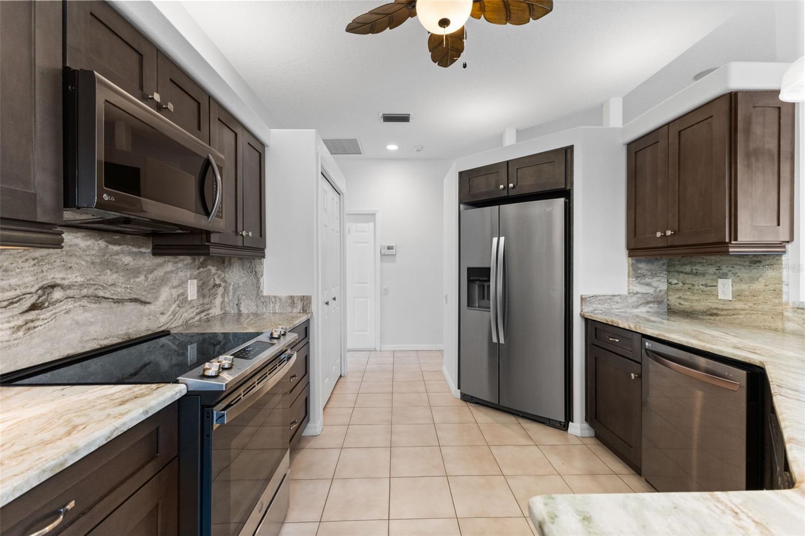 CALUSA LAKES - Residential