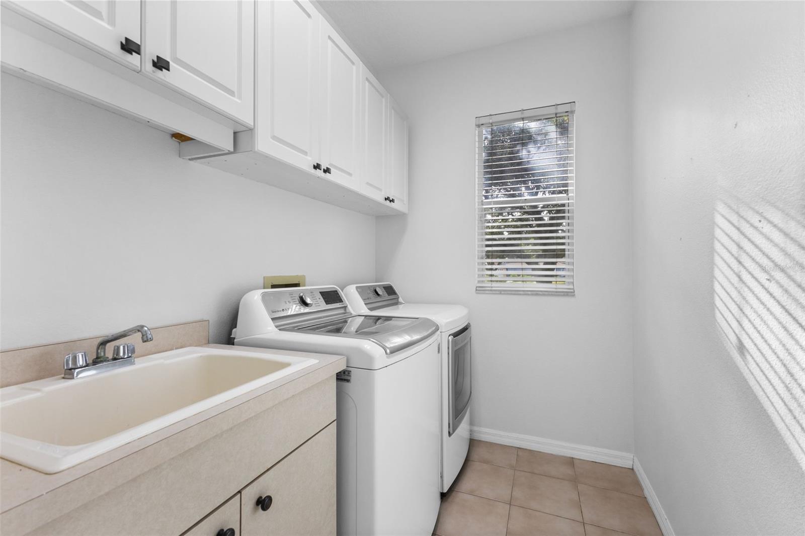 CALUSA LAKES - Residential