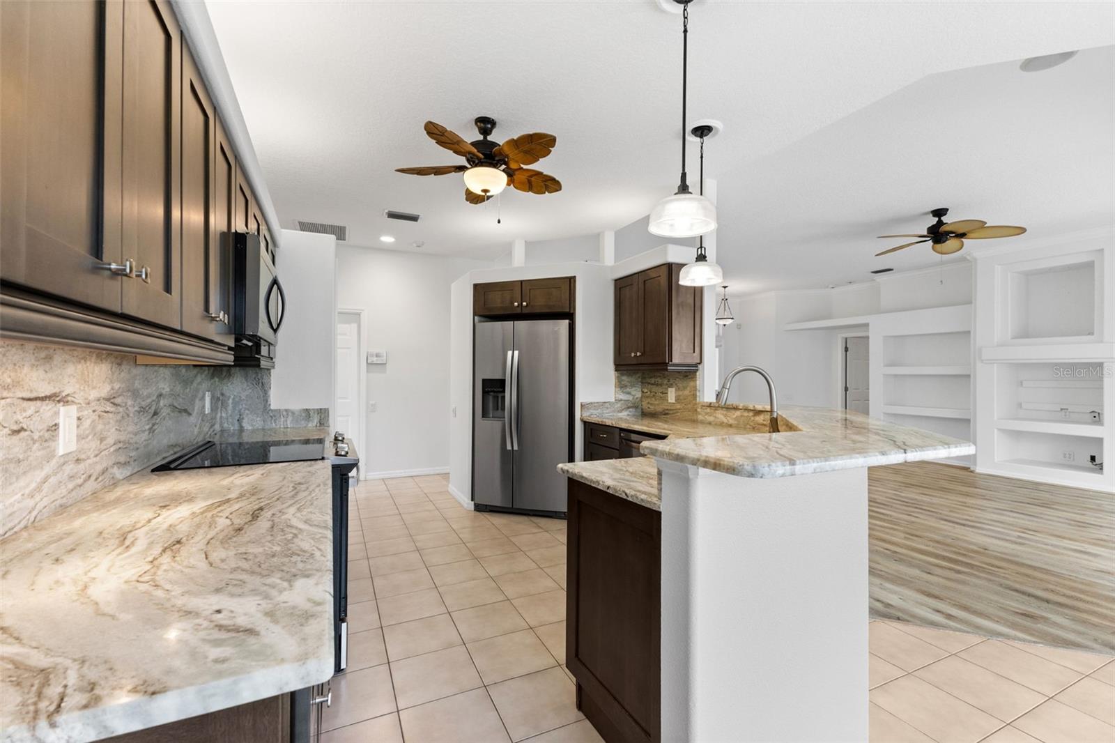 CALUSA LAKES - Residential