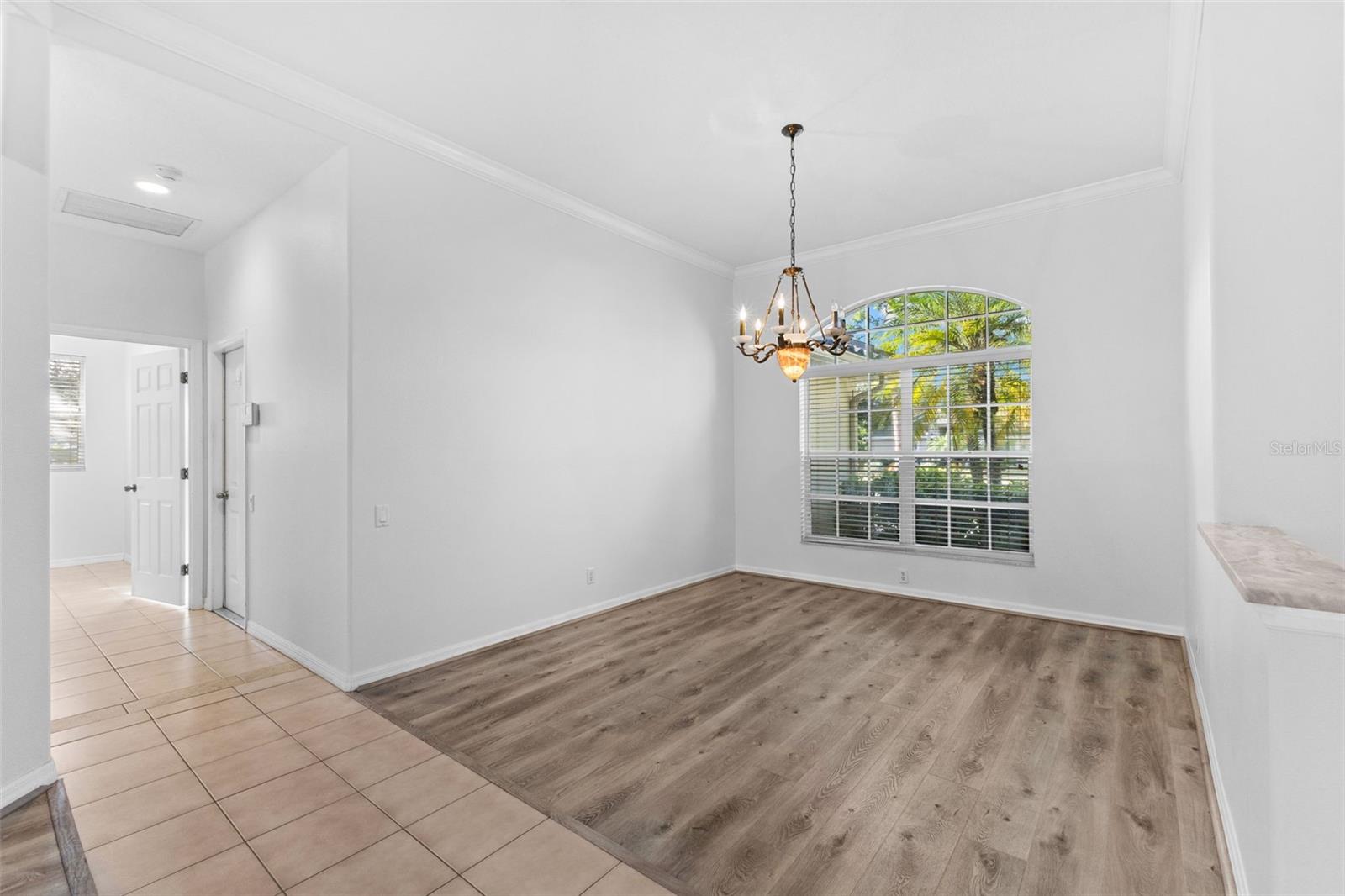 CALUSA LAKES - Residential