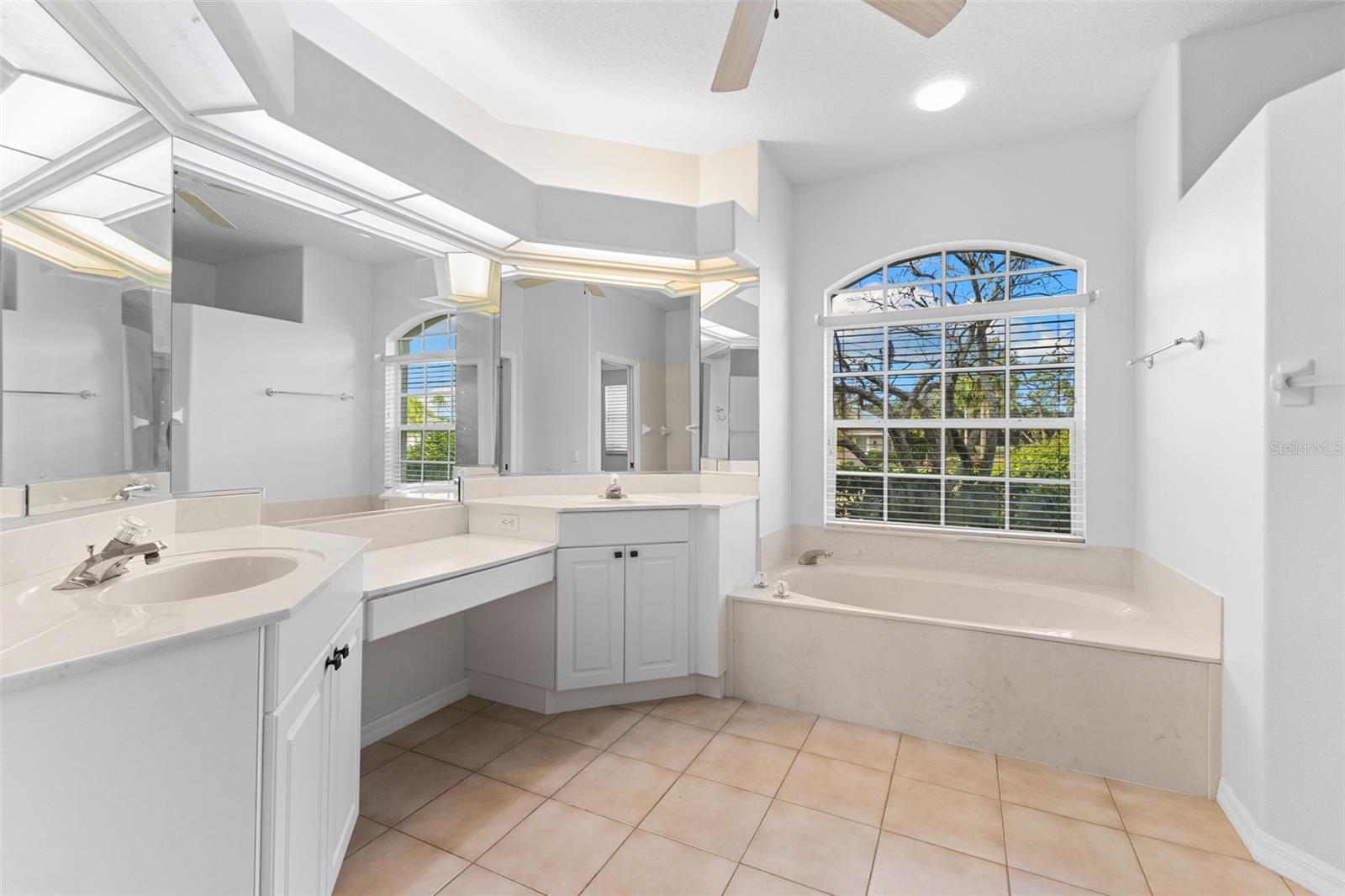 CALUSA LAKES - Residential